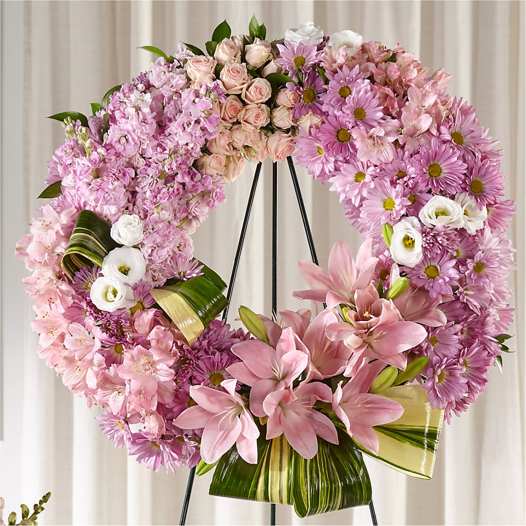 Gift of Warmth Wreath – Bruce Philp Florist, Windsor ON
