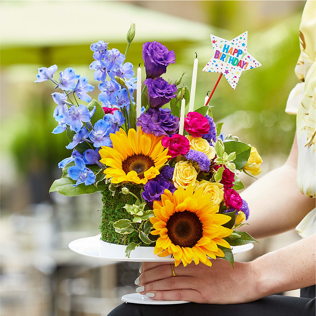 Star of the Day Floral Cake – Bruce Philp Florist, Windsor ON