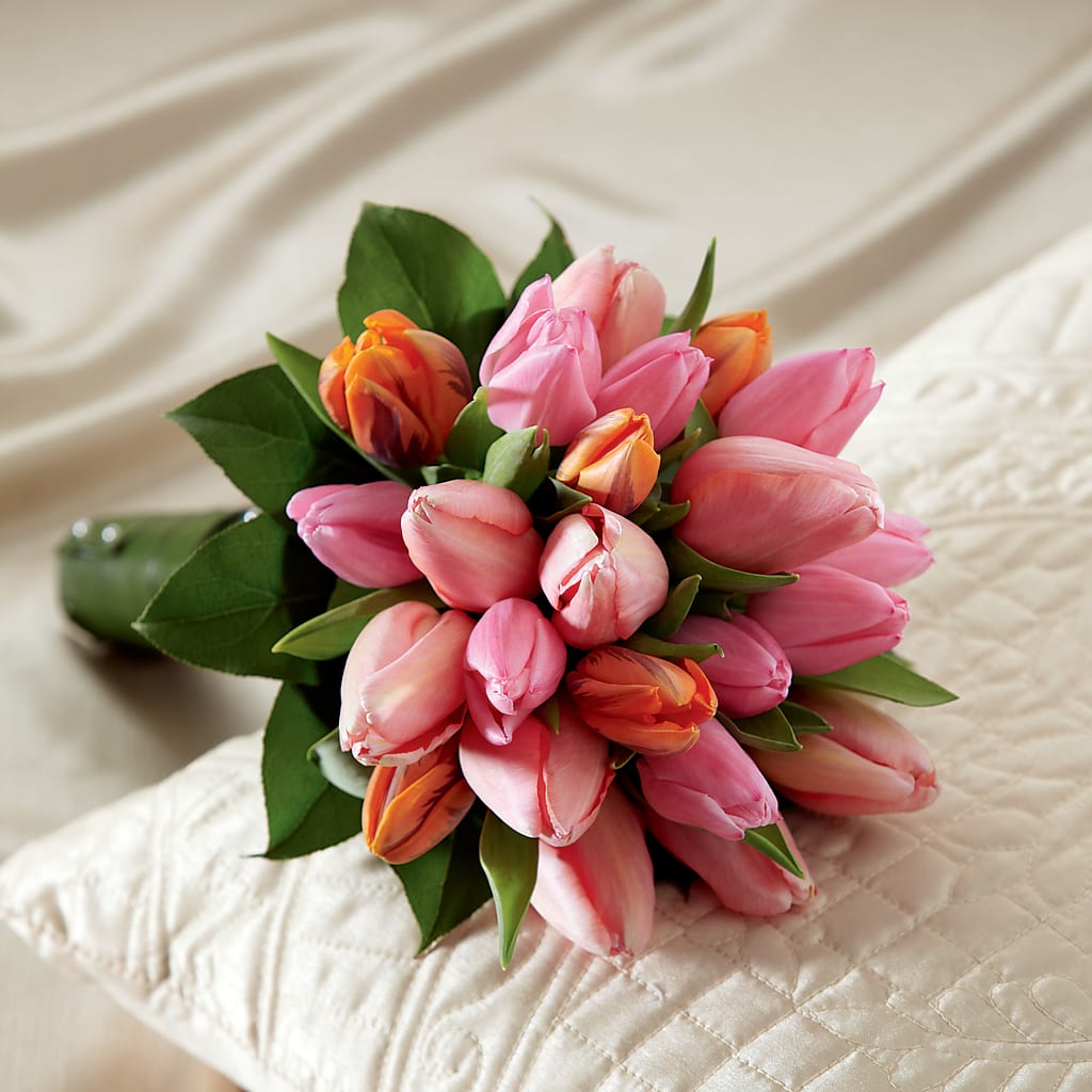 Embraceable Bouquet – Bruce Philp Florist, Windsor ON