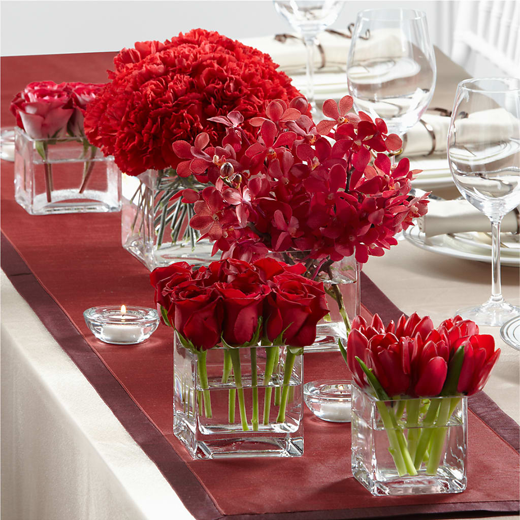 Modern Grace Centerpiece – Bruce Philp Florist, Windsor ON