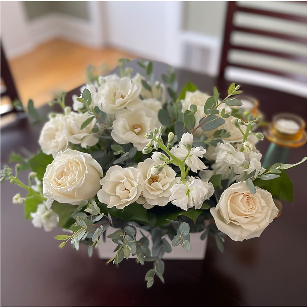 Fresh Linen Box Bouquet –  Bruce Philp Florist, Windsor ON