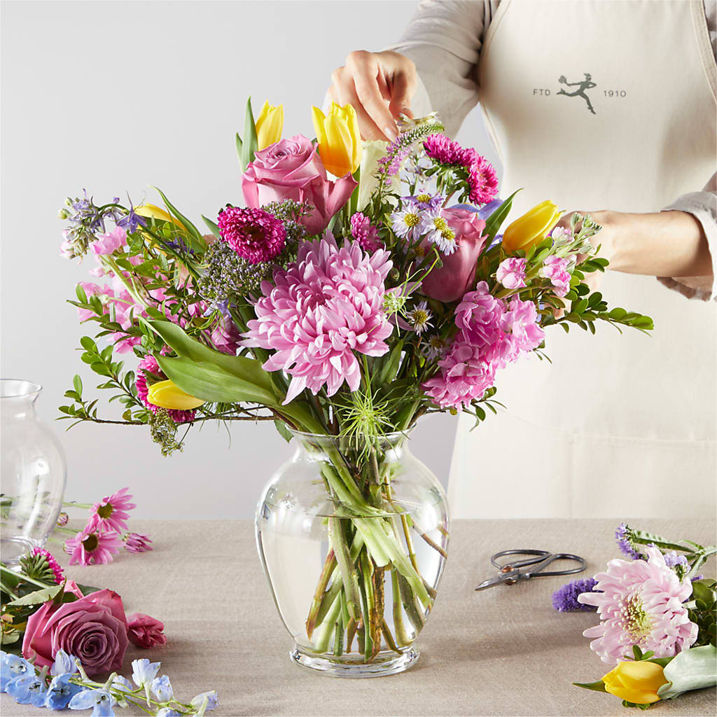 Pastel Tradition - A Florist Original –  Bruce Philp Florist, Windsor ON