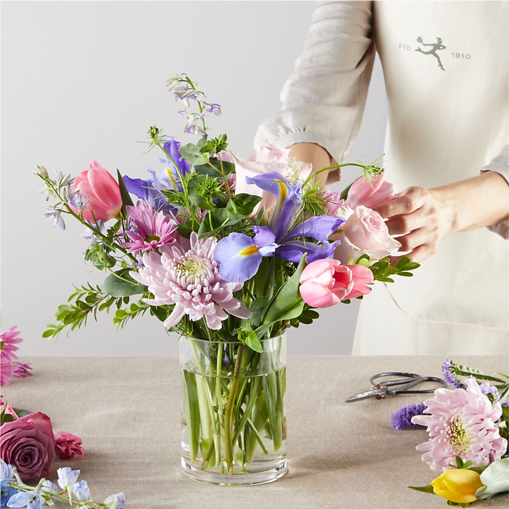 Pastel Tradition - A Florist Original –  Bruce Philp Florist, Windsor ON