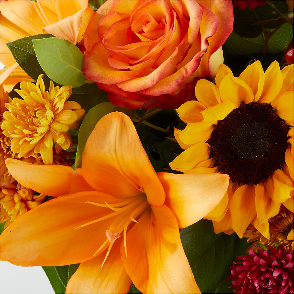 Grateful Centerpiece –  Bruce Philp Florist, Windsor ON