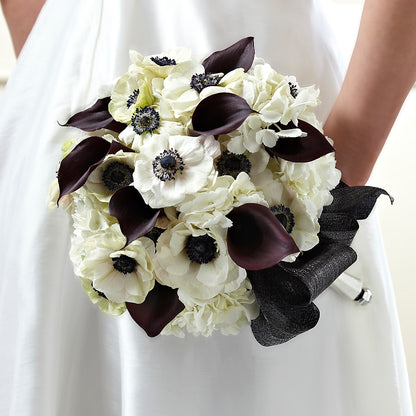 To Have and To Hold Bouquet –  Bruce Philp Florist, Windsor ON